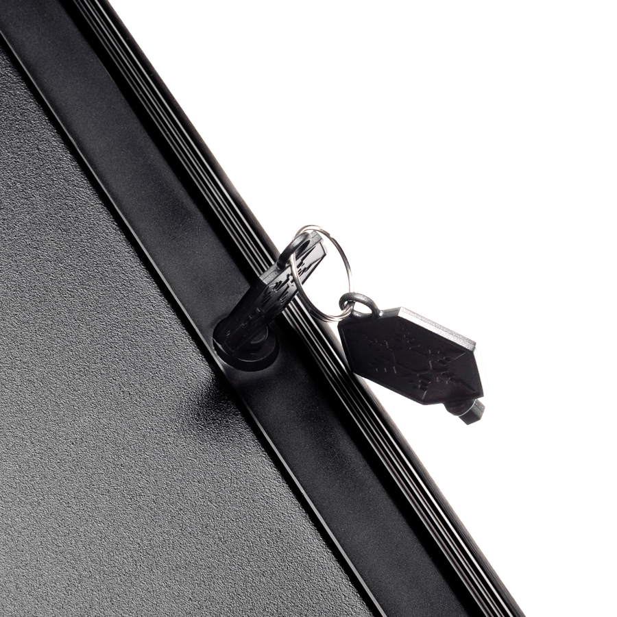 SilverStone DS380 — Close-up 7
